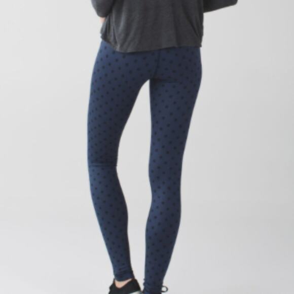 Polka Dot Wunder Under Hi-Rise Leggings - Picture 3 of 6